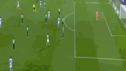 “图拉姆进球助尤文图斯2-0维罗纳，再现经典兄弟庆祝瞬间”